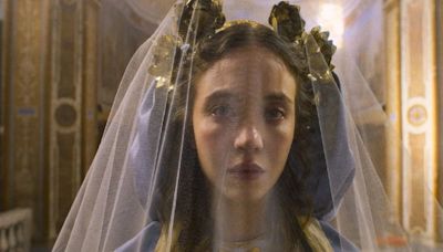 La escena de ‘Inmaculada’ que La Iglesia no dejó que se grabara | ENTREVISTA con Sydney Sweeney