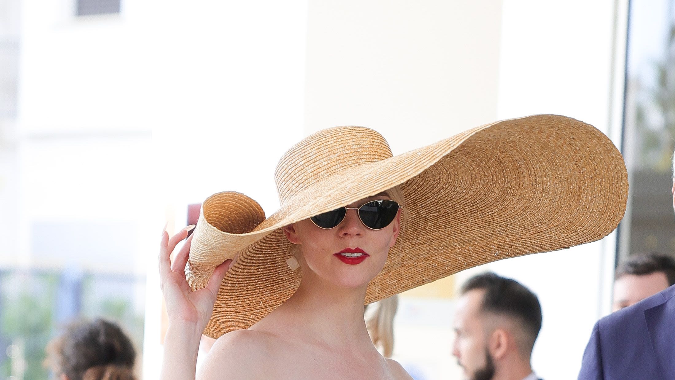 Anya Taylor-Joy’s Astronomically Large Sun Hat Is Why This Outfit Works