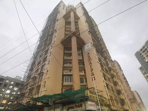 70-year-old dies in fire in Mumbai's Borivli highrise, 3 hurt | Mumbai News - Times of India