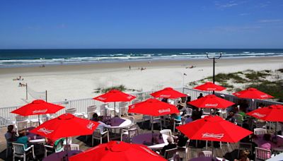 Best waterfront restaurants in New Smyrna, Daytona Beach, Oak Hill for a Florida rocket launch