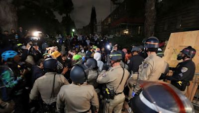 Police move in to quell clashes at Los Angeles pro-Palestinian campus protest