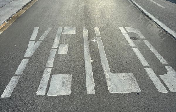 In Lake Worth Beach, FDOT construction crews misspell street sign 'YEILD' at key roundabout