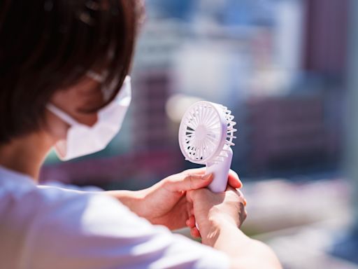 手持風扇成夏日消暑神物！台電示警：「一種類」不能帶上飛機