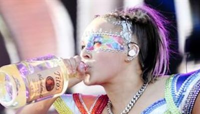 JoJo Siwa Admits Why Drinking Alcohol on Stage Is Thanks to Her Grandma - E! Online