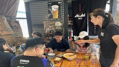 羅大勇將旅遊經驗化為無菜單料理 型男主廚上菜美食無國界