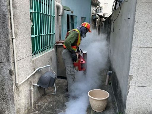 入夏後首起！高雄驚見「登革熱群聚」疾管署長急南下視察「做3事」