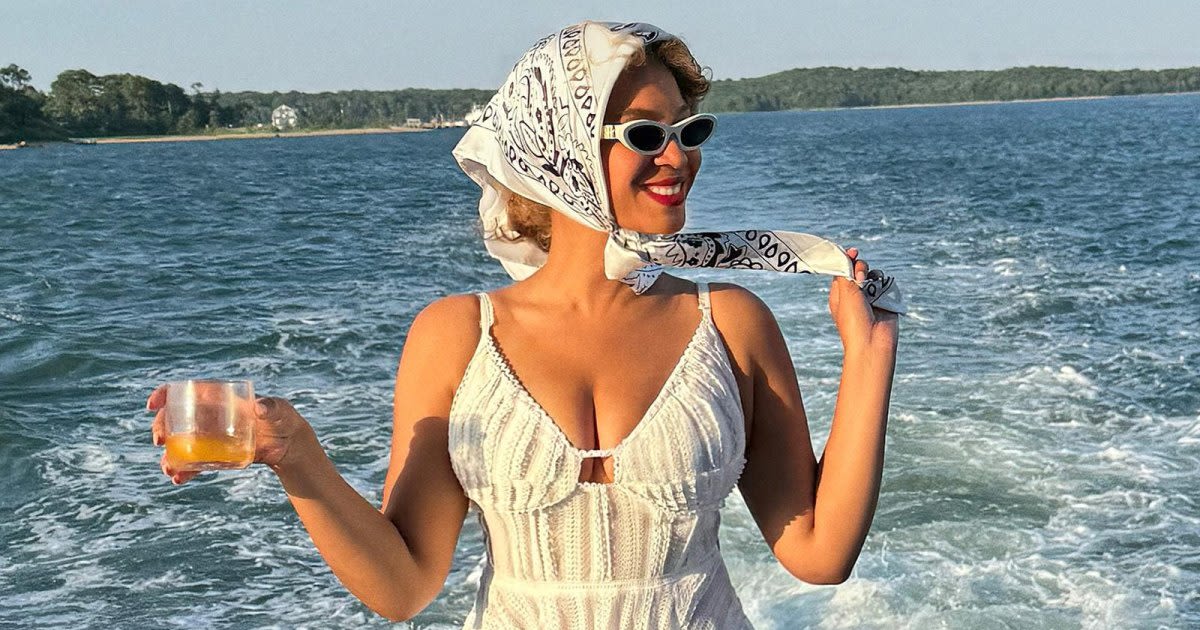 Beyonce Is a Chic Sailor in the Perfect White Summer Dress on Hamptons Vacay With Jay-Z