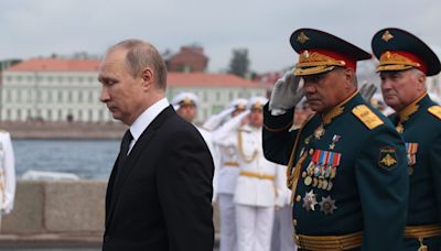 The Russian economy can’t sustain Putin’s war on Ukraine much longer, expert says