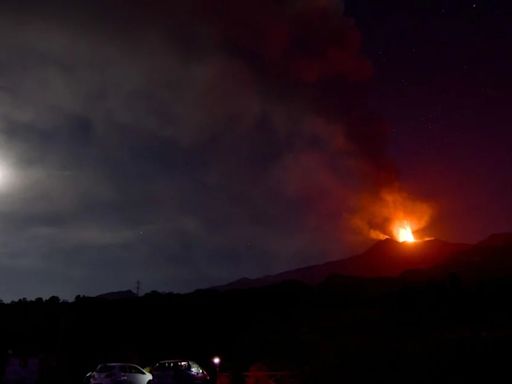 Llueve ceniza sobre Catania y alrededores por la intensa actividad del volcán Etna