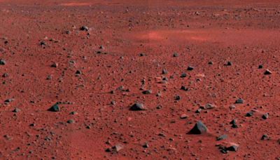 Scientists propose warming up Mars by using heat-trapping 'glitter'