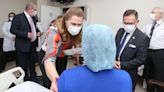 La Nación / Ministra de Salud acompañó alta médica de dos mujeres con trasplante renal en Tesãi