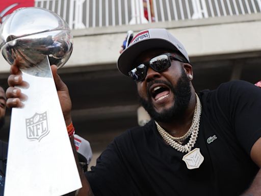 Could Tampa Bay Buccaneers Super Bowl Champion LT Sign With New Orleans Saints?
