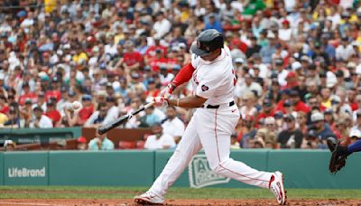 Devers hits game-winning double in 10th and Red Sox beat Mariners 3-2