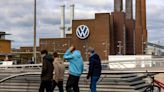 VW Offers €900 Million in Buyouts to Trim German Payroll