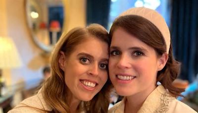 Prinzessin Beatrice und Eugenie posieren auf einem Konzert!