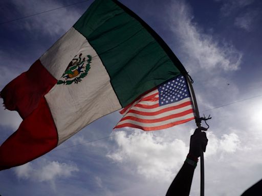 Migrantes mexicanos en EE.UU. votan para las elecciones pese al "olvido" de los candidatos - El Diario NY