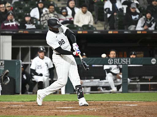 Luis Robert Jr. smacks a home run in the first swing of his rehab stint