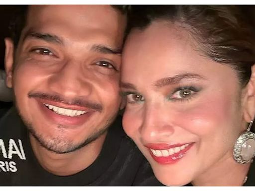 Ankita Lokhande reunites with Munawar Faruqui at the Laughter Chefs success party; says 'I had the pleasure of meeting my newlywed friend Munna' - Times of India