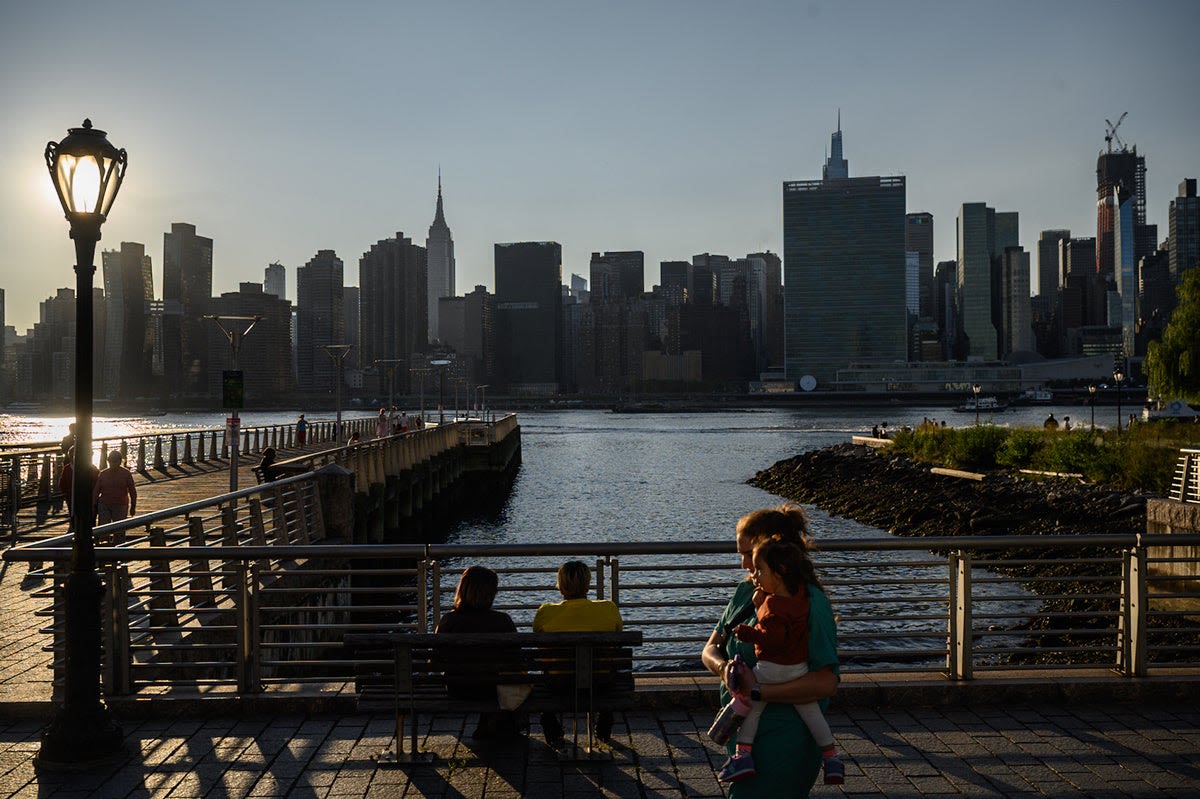 ‘Fireball’ meteor explodes over New York City