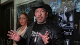 Usuarios de redes critican a Carlos Trejo por organizar boda "dark"