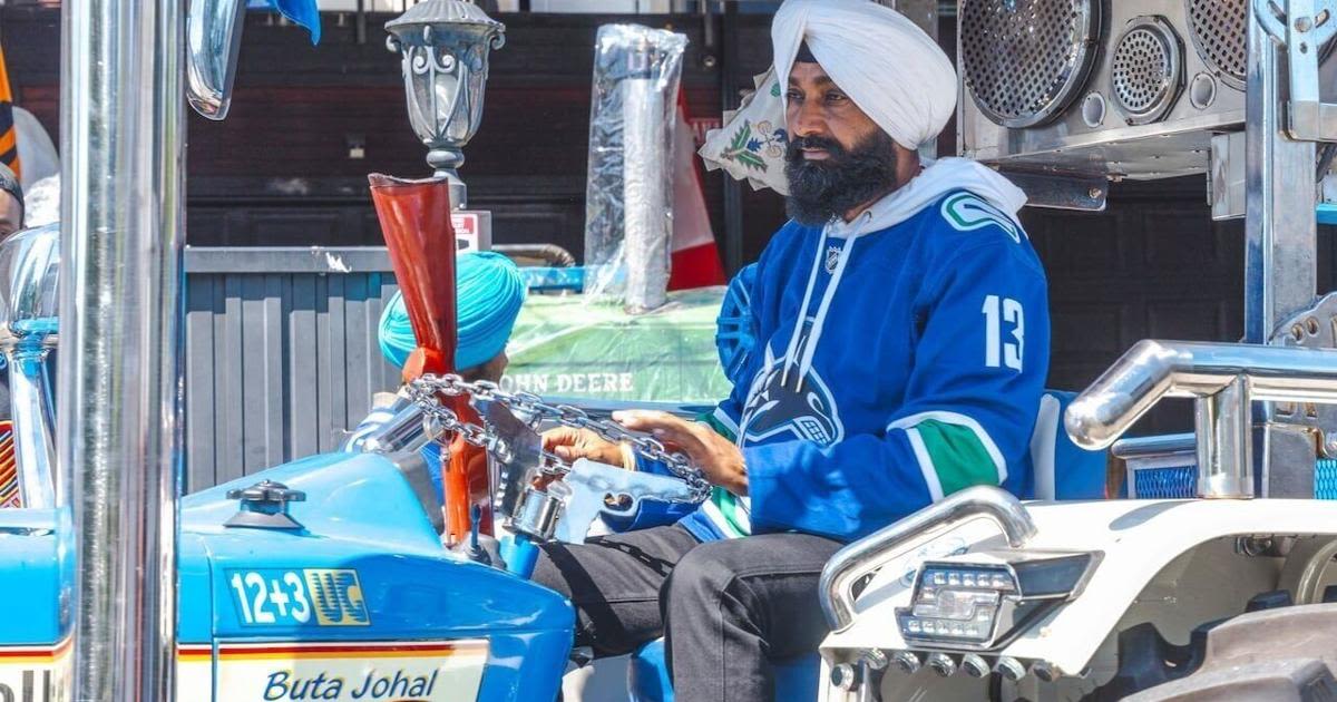 Vancouver family decorates trucks to celebrate Canucks' playoff run