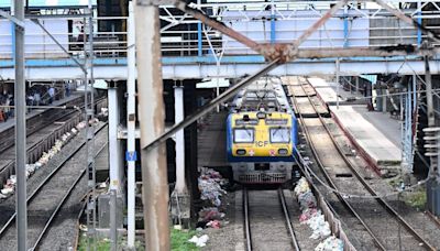 Mumbai local train services hit between Kalyan-Thakurli after supply disruptions on Central Railway line, commuters complain