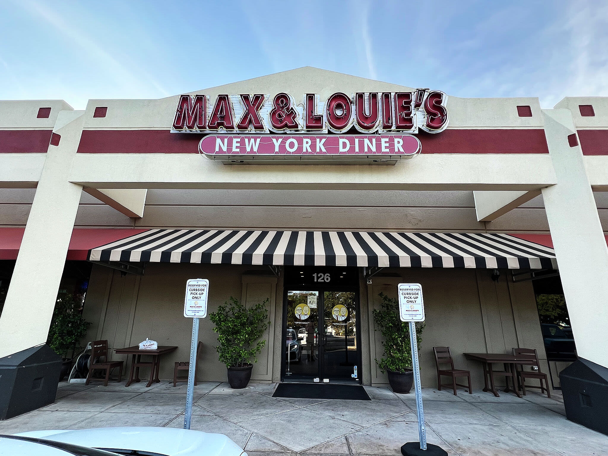 Max and Louie's New York Diner opening ice cream, bakery shop next door