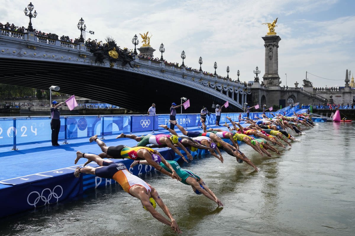 France medals in women's, men's triathlons after Seine passes water quality tests