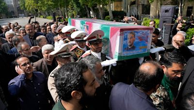 Irán entierra a su presidente Ebrahim Raisi luego de tres días de funerales - El Diario NY