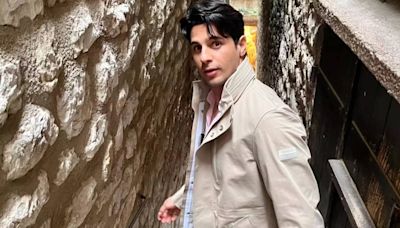 Sidharth Malhotra's 'Teri Galliyan' post sparks nostalgia among the fans - Times of India