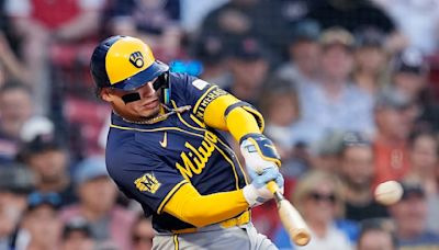 Red Sox fans get fresh popcorn, meet Brewers' William Contreras after his homer sent kernels flying