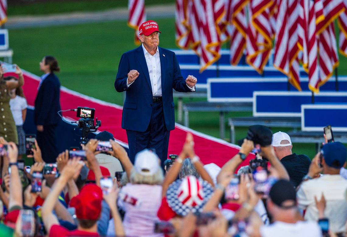 Live coverage: Donald Trump rallies supporters at his Doral golf resort