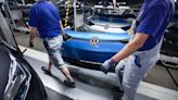 Volkswagen dice que su marca original VW "ya no es competitiva"