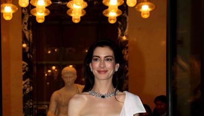Anne Hathaway Transformed a Classic Gap Shirtdress Into a Formal Gown