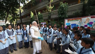 PM Narendra Modi Pays Tribute To Gandhi, Shastri On Birth Anniversary