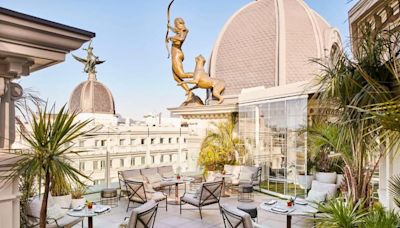 Javier Milei en España | Así es el hotel de lujo donde se instaló el Presidente en la Gran Vía de Madrid