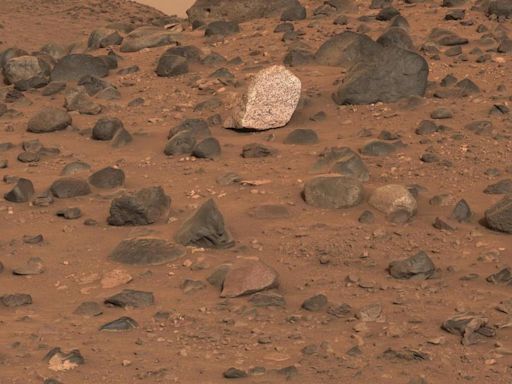 NASA rover discovers mysterious light-toned boulder "never observed before" on Mars