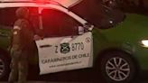 Sujeto roba radiopatrulla de Carabineros en medio de fiscalización que terminó en ataque de turba contra efectivos en Peñalolén - La Tercera