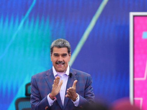 Maduro pide al espíritu de Maradona que asuste a Milei