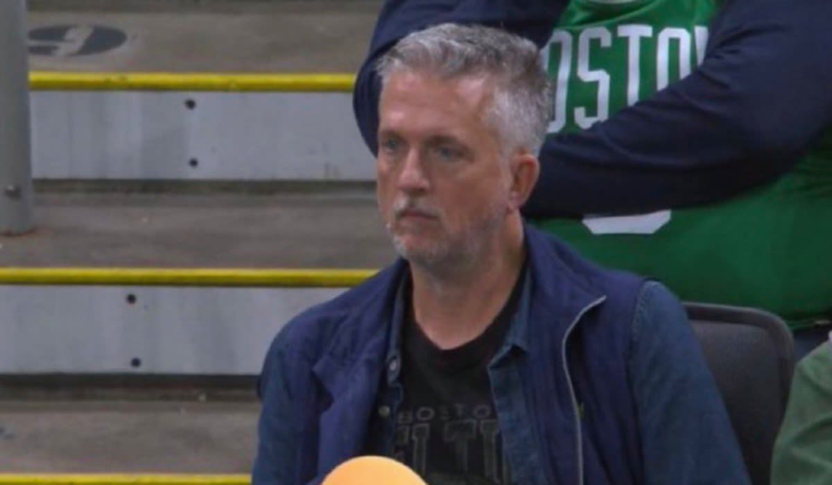 Bill Simmons Shades Lakers After They Fired Darvin Ham