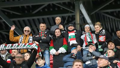 Zagłębie Sosnowiec wygrywa ze Stalą Rzeszów. Zobacz zdjęcia kibiców. Były okrzyki "Bójcie się chamy do II ligi wracamy"!