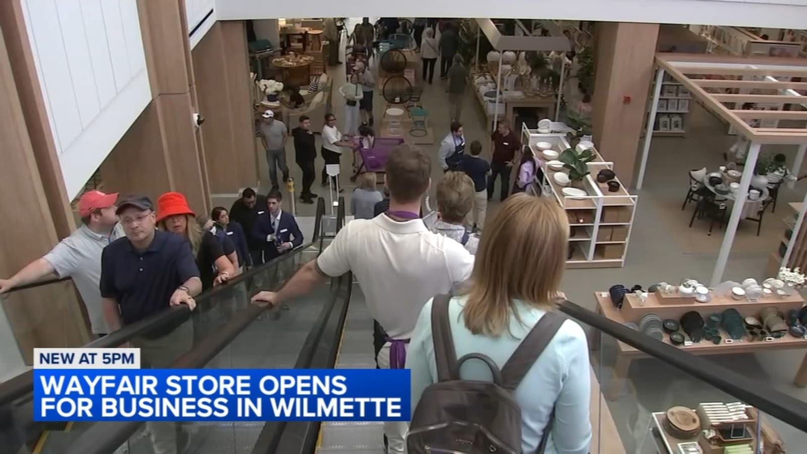 Wayfair brick-and-mortar store opens for business in Wilmette in Eden's Plaza