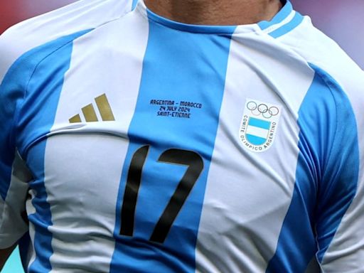 ¿Por qué no se puede comprar la camiseta que usa la Selección Argentina en los Juegos Olímpicos?