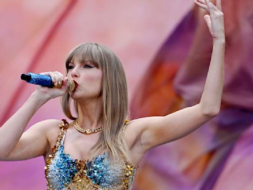 Taylorwatch: Taylor Swift’s jet lands at Dublin aiprort ahead of Eras tour concert at Aviva stadium