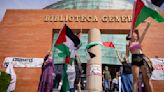 La acampada por-Palestina se mantiene y la UMA pide "respeto" por los estudiantes y "cuidar" las instalaciones de la biblioteca