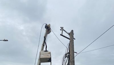 電線桿斷裂砸斷吊籠 桃園工人「8.5公尺高」墜落亡