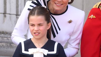 La princesa Charlotte es muy protectora con su madre, la princesa Kate, y esta es la prueba