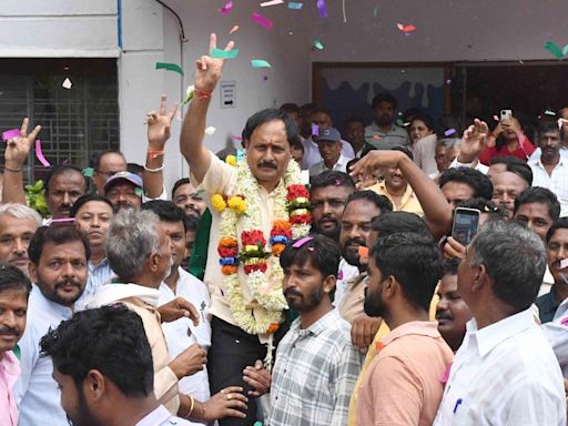 Shankar Mugad defeats Vinay Kulkarni’s wife Shivaleela Kulkarni in DAMUL elections