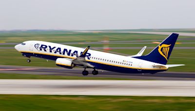 Ryanair launches summer sale for bank holiday weekend with fares for only €13