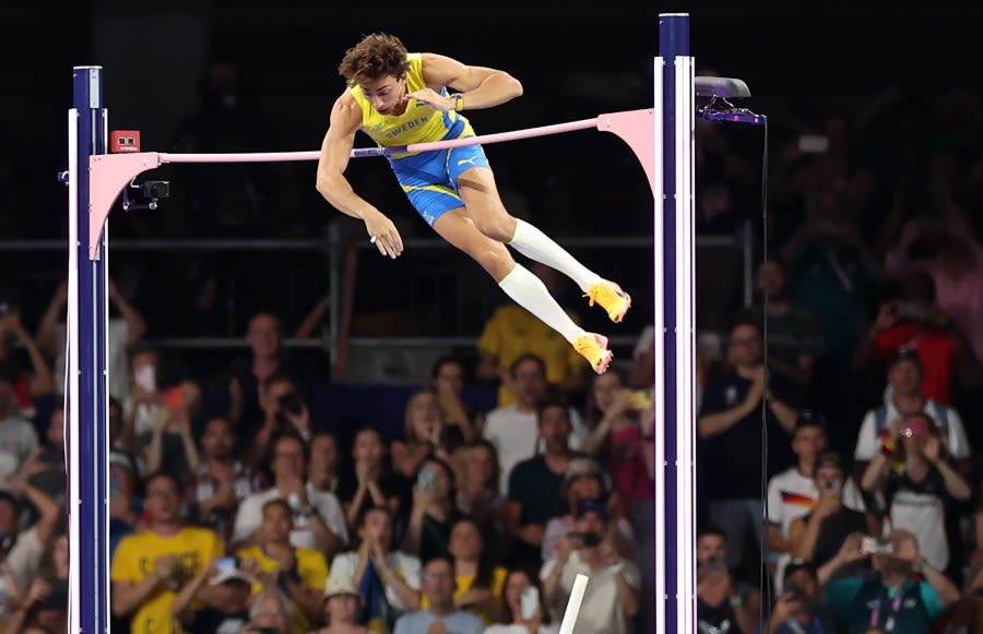 Lafayette’s Mondo Duplantis wins Olympic gold, breaks own world record